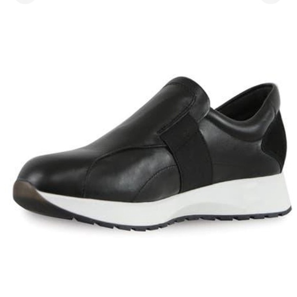 NIB $230 Munro Laurel Black Leather Sleek Slip On Sneakers women size 7 W - Picture 2 of 8